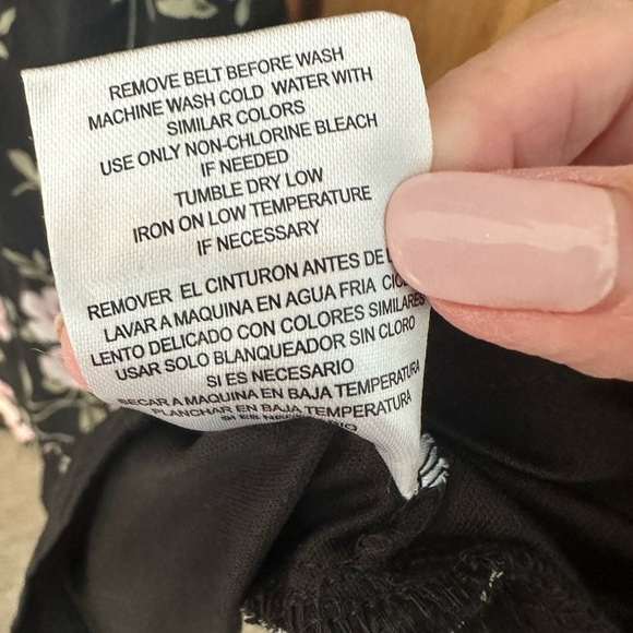 Lily Rose Black Floral Mini Dress. Size Medium  - Like New - Picture 4 of 11